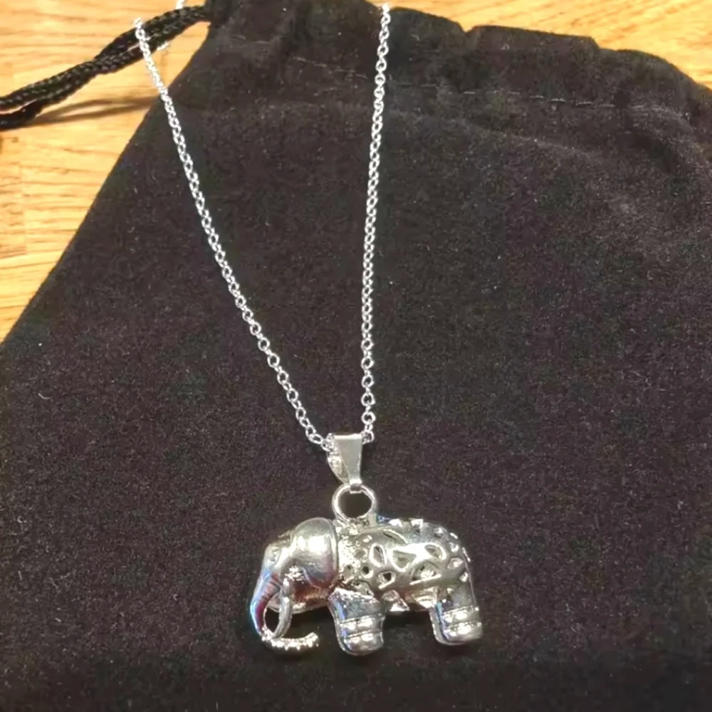 Elegant 925 Silver Elephant Pendant Necklace